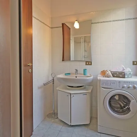 In Centro A Apartment Torri Del Benaco