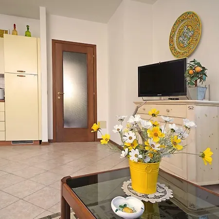 In Centro A Daire Torri Del Benaco