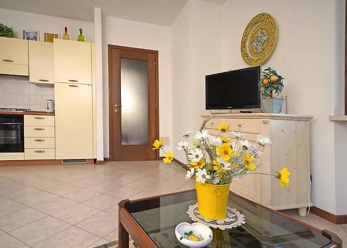 In Centro A Appartement Torri Del Benaco